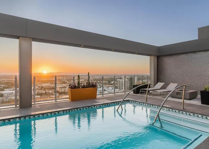 Apartment Boulevard Highrise Stu Sky Pool Parking Gym 30